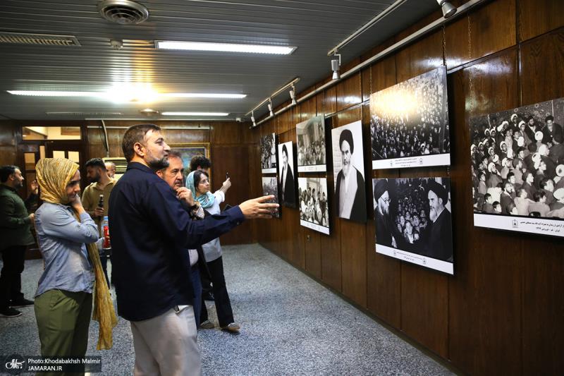 Foreign guests visit Jamaran Husseiniyeh to attend the ceremony of the martyred leader