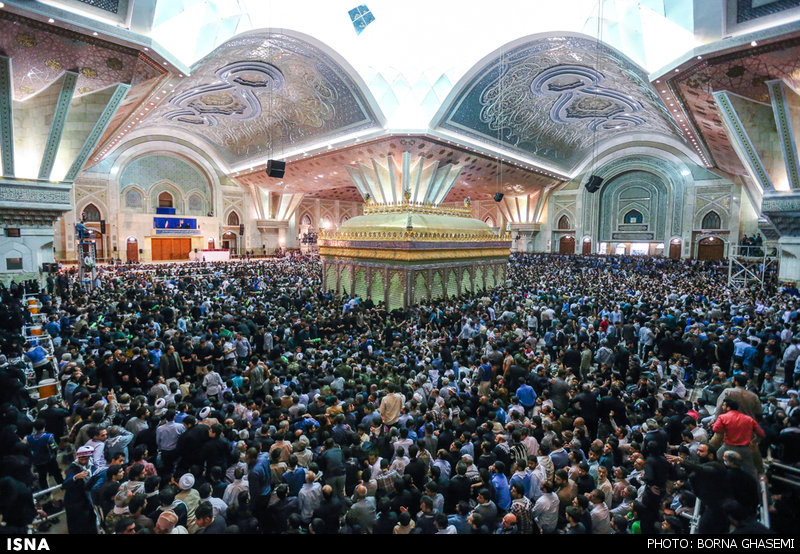 Décès de "Grand Khomeini" célébré