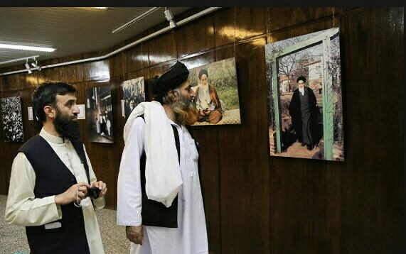 Présence des Ulama (Savants) sunnites dans la maison de l’Imam Khomeini (Que DIEU sanctifie son noble secret)