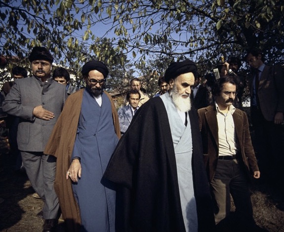 L'émigration de Son excellence Imam Khomeiny en France (le 5 octobre)