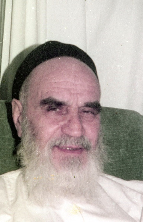 L`Imam Khomeiny partageait les bonnes nouvelles avec tout le monde.