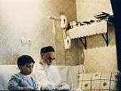 L`Imam Khomeini avec les enfants