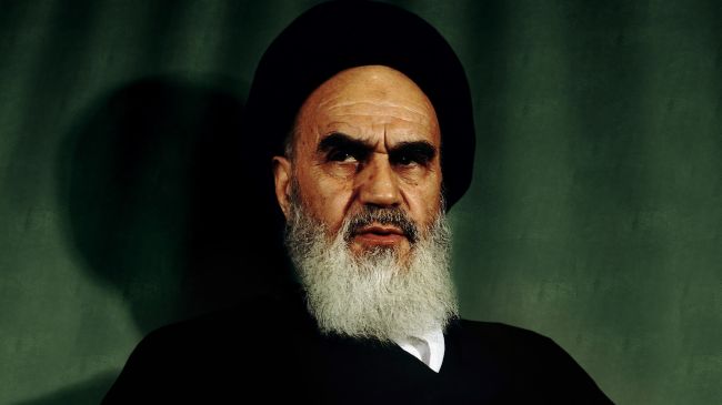 Imam Khomeini (paix à son âme) : « Ne faites pas à ce qu’ils disent qu’un régime corrompu est parti et un autre s`est installé. »