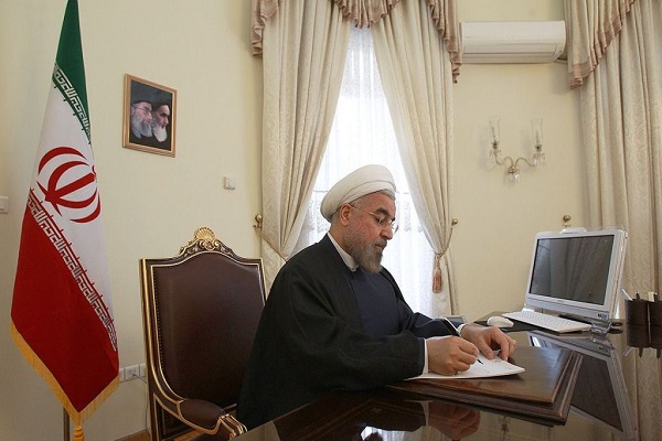 Le président iranien félicite le nouveau premier ministre de l`Irak