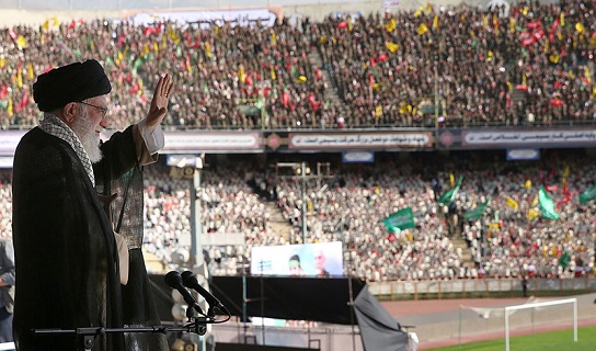 Présence et discours du guide suprême de la révolution au stade d’Azadi