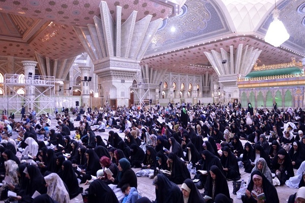 Cérémonie de la lecture de l’invocation Arafeh dans le mausolée sacré de l’imam Khomeini
