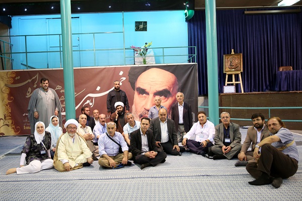 La visite d`un groupe des professeurs de l`université de Liban de la maison de l`Imam Khomeini