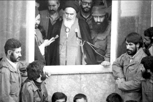 Comment l`Imam Khomeiny a-t-il posé la question du devoir?