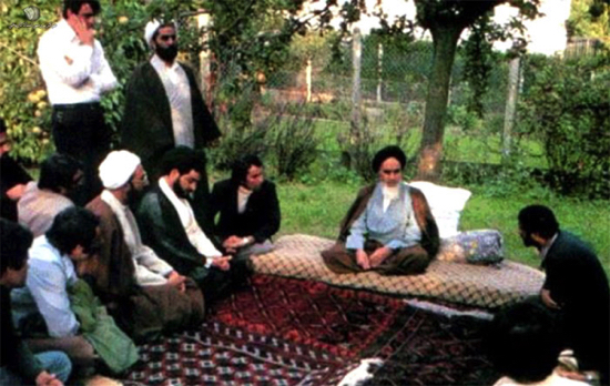 L’histoire de la première rencontre des autorités françaises avec l’imam Khomeini
