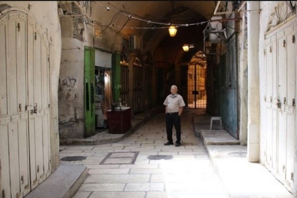 Les sionistes profitent du confinement imposé à la ville de Qods