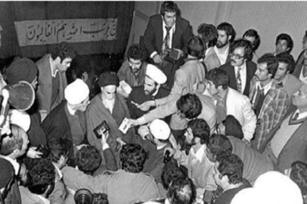 Quelle a été la réponse de l`imam Khomeini à la question du journaliste de Reuters ?