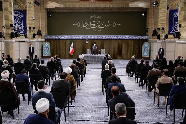 Les déclarations de l'Ayatollah Khamenei lors de cette réunion ont été diffusées le jeudi 2 décembre sur le site de la cérémonie de commémoration des martyrs d'Ilam.