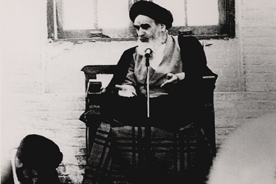 L'imam Khomeini dit combien le régime Pahlavi a souffert du peuple iranien...