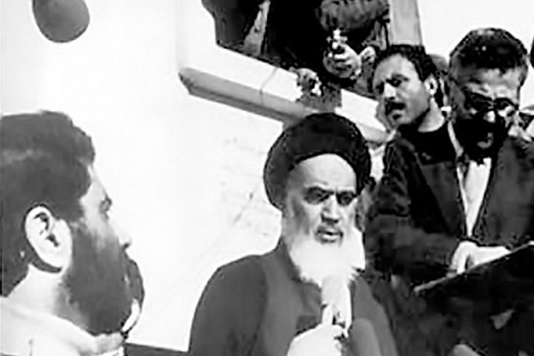 L`Imam Khomeini :"Cinquante ans de crimes, avec la complicité des américains et de l’Israël."