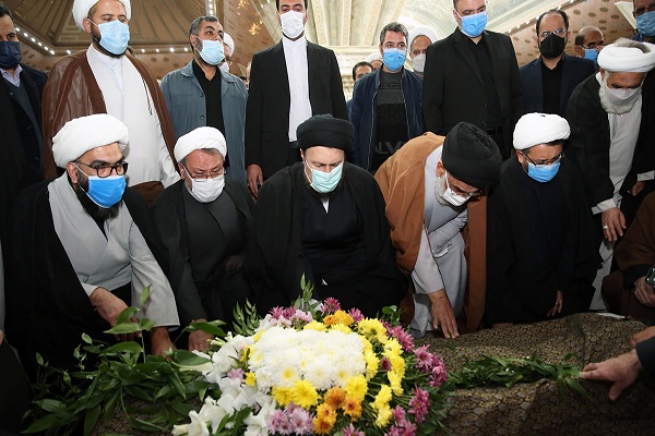 Le décès du père du directeur de l`Institut pour la compilation et la publication des œuvres de l`Imam Khomeini (PSL) et la cérémonie de commémoration