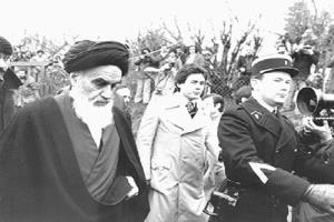Le gouvernement français intervenait-il dans les affaires ou n’assurait-il que la sécurité du lieu de résidence de l’imam Khomeini ? 