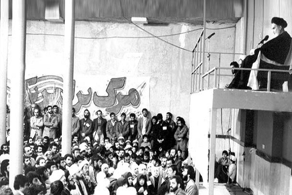 Quelle était la bonne nouvelle de l`Imam Khomeini pour les étudiants ?