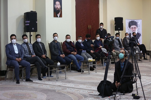 Rencontre des membres du Conseil suprême de l`organisation des infirmiers avec Seyyed Hassan Khomeini, petit-fils de l`imam Khomeini