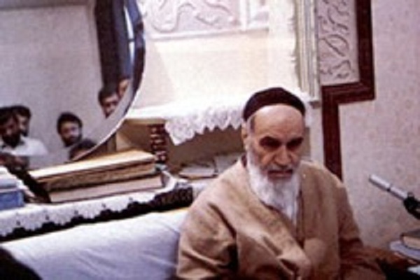 L`avis de l`Imam Khomeini sur la culture de la colonisation