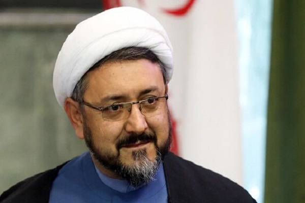 Dr. Komsari : “Nous devons avoir une approche persuasive avec notre audience/nous devons transmettre la pensée de l’imam Khomeini (ra) sans préjugés." 