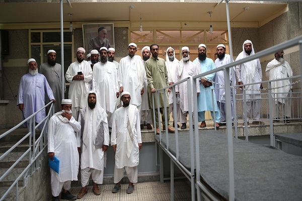 Une visite de groupe des élites sunnites à Jamaran