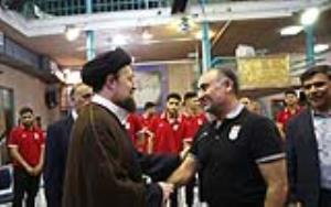Les membres de l’équipe nationale iranienne de football junior ont rencontré Sayyd Hassan Khomeini,