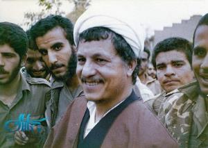 Le récit de l`Ayatollah Hachemi sur la formation du Corps des Gardiens C`est le 2 ordibehesht 1358 (22 avril 1979) que l`ordre de formation du Corps des Gardiens a été émis par l`Imam.