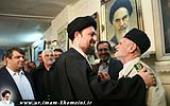 اسماعیلی خاندان کے شہدا کے گهر میں، یادگار امام(رح) سید حسن خمینی کی حاضری
