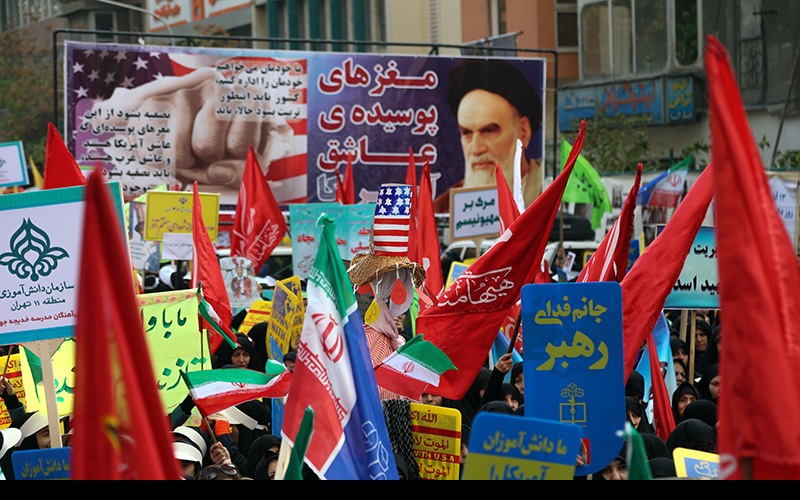 ۱۳ آبان (۴ نومبر) امریکی جاسوسی اڈے پر قبضے کی سالگرہ کے موقع پر تہران میں شاندار مارچ