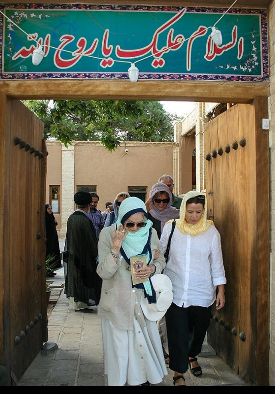 خمین، امریکی سیاحوں کا امام خمینی(رہ) کی جائے پیدائش کا دورہ