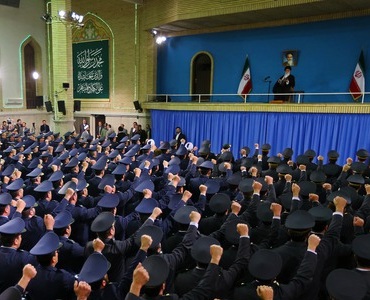 امام خمینی(رح) سے فضائیہ کمانڈروں کی بیعت کی سالگرہ