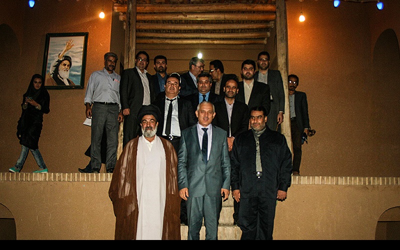 خمین/ تاجیکستانی محنت وروزگار کے نائب وزیر کا امام خمینی(رح) کے گھر کا دورہ