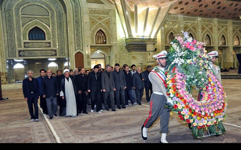 حسینی(ع) دستہ جات کے اراکین کے ایک گروپ کی امام خمینی(رح) سے تجدید عہد