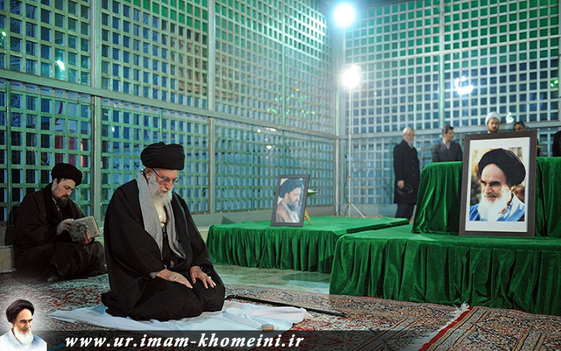 رہبر معظم انقلاب کا مرقد امام خمینی(رح) اور گلزار بہشت زہراء(س) کی زیارت کے دوران