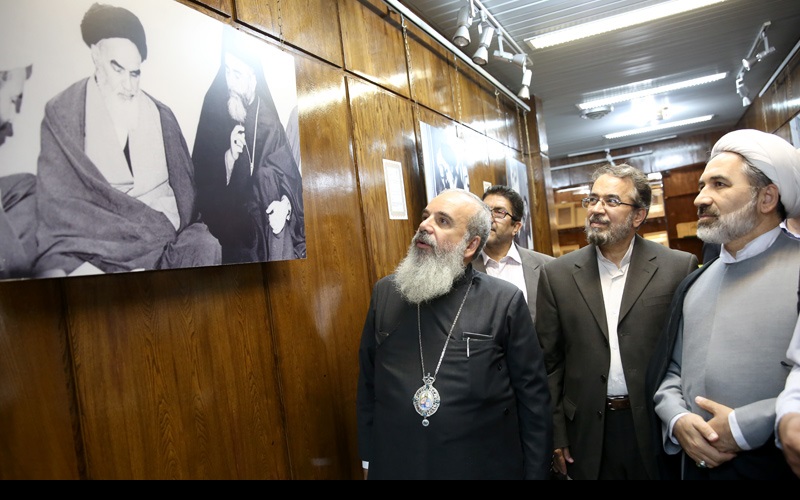 آرچ بشپ قبرص کے جماران میں امام خمینی(رہ) کے گھر کا دورہ