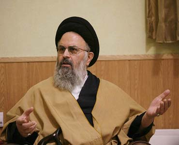 آل سعود مسلمانوں کی پشت میں خنجر گھونپ رہے ہیں؛ امام خمینی