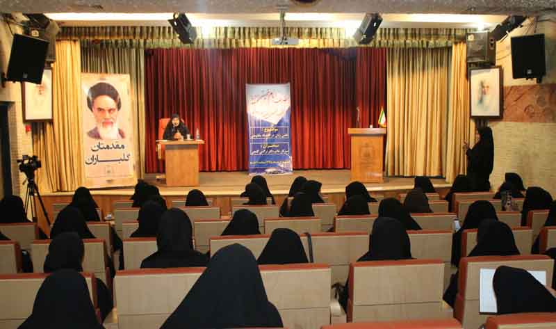 اصفہان میں امام خمینی (ره) کی افکار کی وضاحت کے بارے میں خصوصی اجلاس