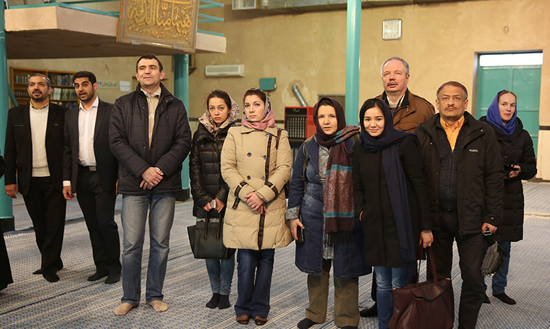 روس کے فارسی زبان کے طالب علموں کا جماران میں امام خمینی(رح) کے گھر کا دورہ