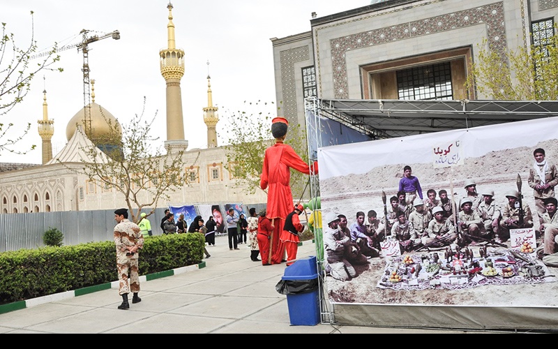 امام خمینی[رح] کے مقدس مزار میں ایام نو روز کے موقع پر "عطر یاس" کے عنوان سے نمائش