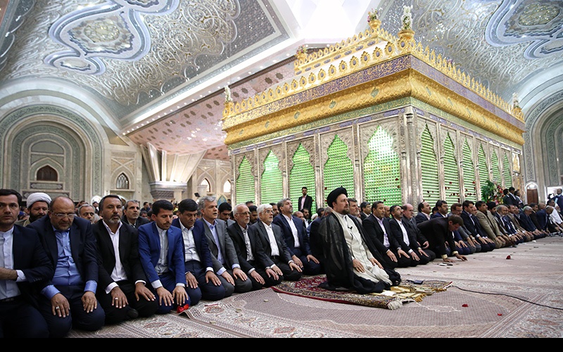 ایران کی دسویں پارلیمنٹ کے منتخبین کی حرم امام خمینی (رح) میں حاضری اور تجدید عہد