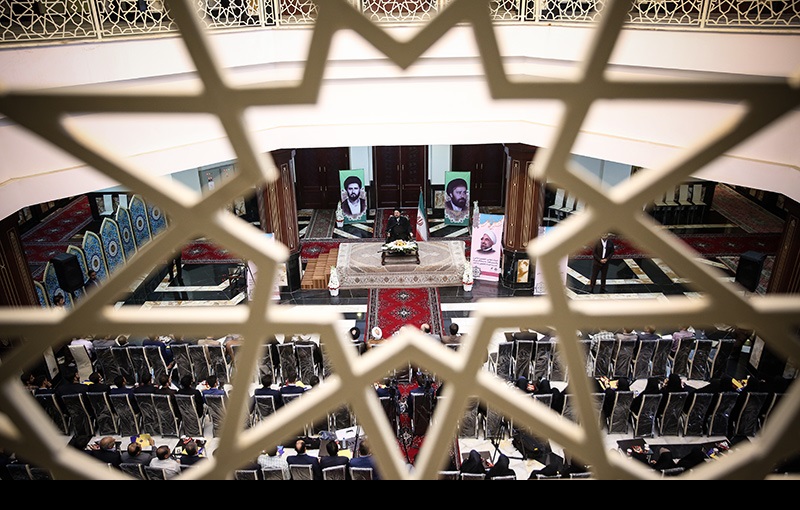 اسٹوڈنٹس پارلیمنٹ کے نمائندے حرم امام کی زیارت اور  یادگار امام سے ملاقات کی/۲۰۱۶ء