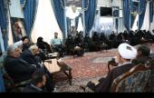 دفاع مقدس کمان شہدا کے اہلخانہ کی سید حسن خمینی سے ملاقات/۲۰۱۶ء