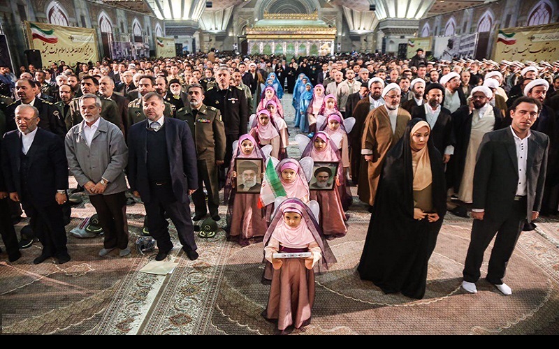 امام خمینی(رح) کے حرم مطہر میں ۳۷ویں فجر انقلاب اسلامی کی سالگرہ کا آغاز/۱۳۹۴ھ