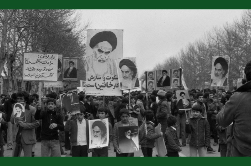 امام خمینی کی واپسی اور مہرآباد ہوائی اڈے کھلوانے کےلئے، ۷ بهمن ۱۳۵۷ھ، ش میں تہرانی عوام کا احتجاجی مظاہرہ/۲۰۱۷ء