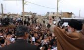 رہبر انقلاب آیت اللہ خامنہ ای نے آج ۲۰/۱۱/۲۰۱۷ء کو صوبہ کرمانشاہ میں زلزلے سے متاثرہ علاقوں کا دورہ کیا