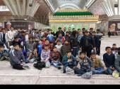 حرم امام خمینی(رح) میں جامعۃ المصطفی العالمیہ سے وابستہ، غیرایرانی توحید تعلیمی کمپلیکس کے اسٹوڈنٹس/۲۰۱۷ء