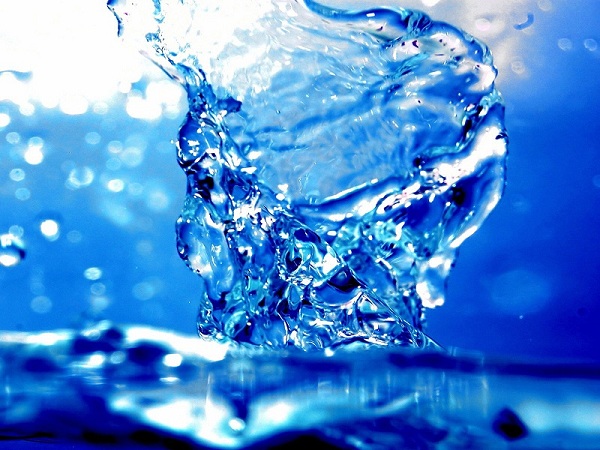 کیا پانی کا پاک اور مطلق ہونا واقعی شرط ہے اور واقعی شرط کا کیا مطلب ہے؟