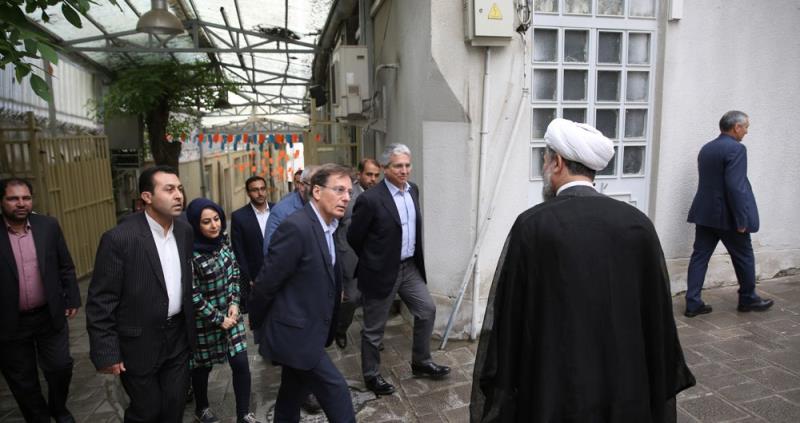 اٹلی کے انسداد منشیات پولیس کے سربراہ کا امام خمینی (رح) کے تاریخی گھر کا دورہ /2018