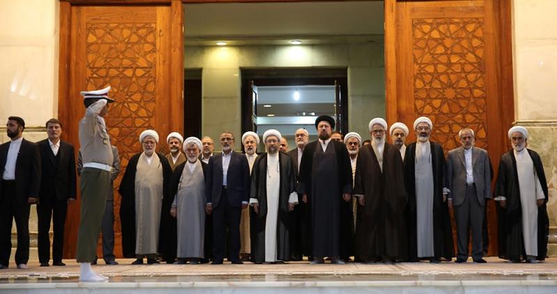 سپریم کورٹ حکام کی حرم امام خمینی (رح) میں حاضری اور ان کی تمناوں سے تجدید عہد