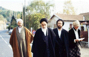 پیرس میں امام خمینی (رح) نے عیسائیوں کو نئے سال کی مبارکباد دی 